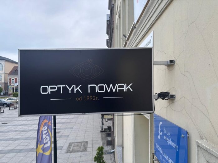Kasetony, banery, montaże folii galeria - obrazek 17